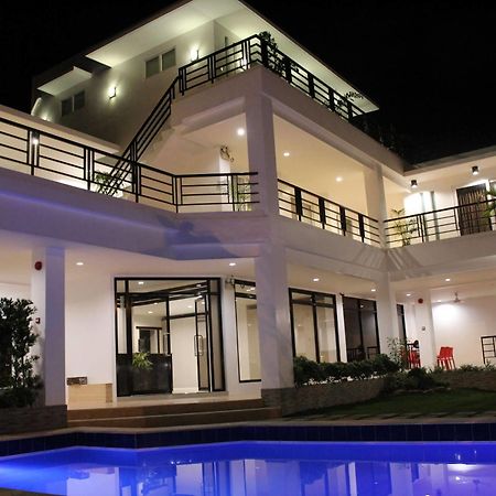 Be-Ing Suites Davao Exterior photo
