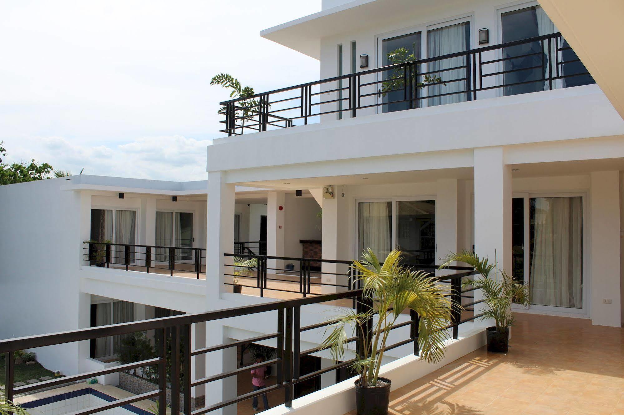 Be-Ing Suites Davao Exterior photo